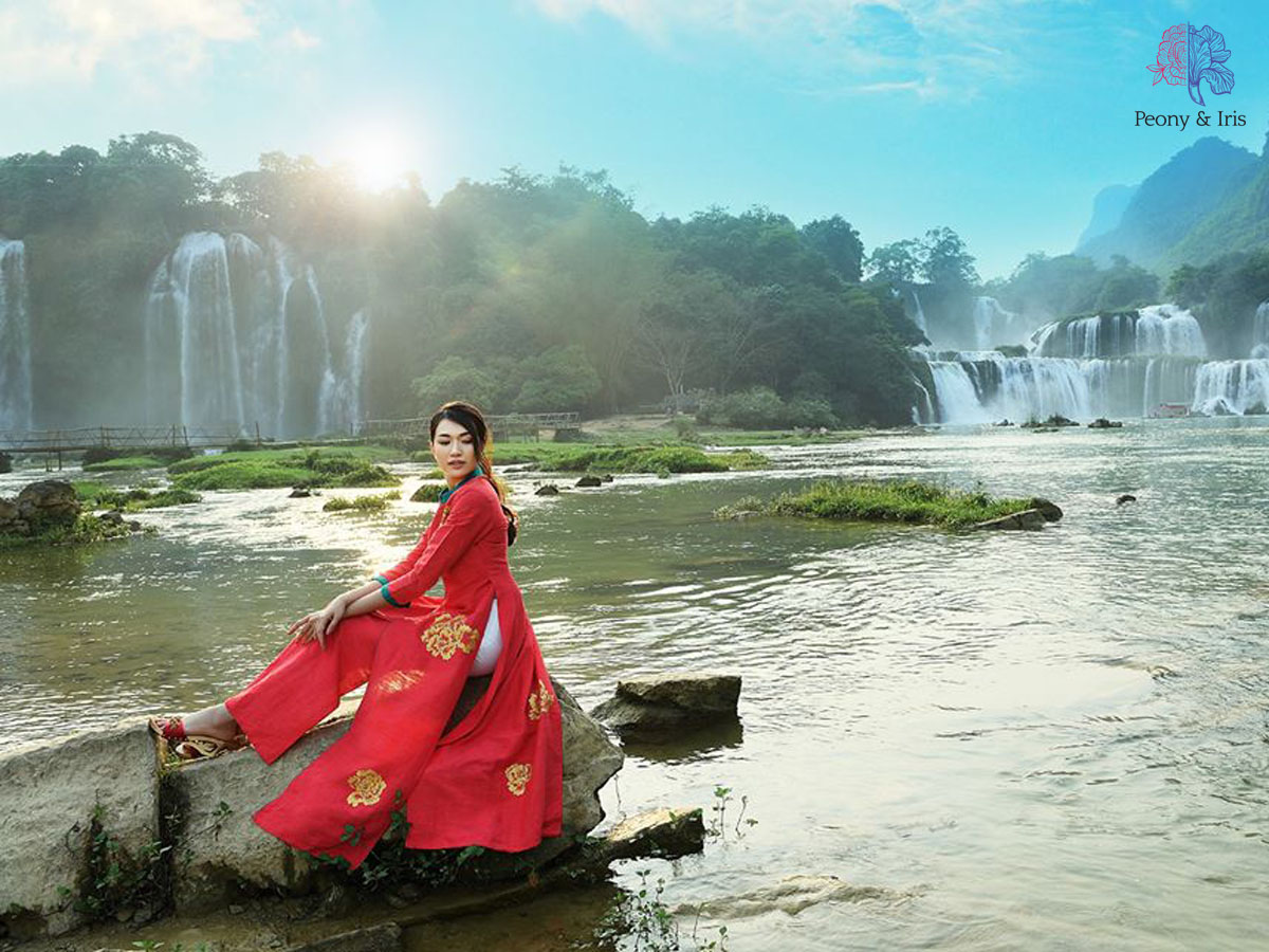 ÁO DÀI 3 TÀ – NÉT ĐỘC ĐÁO CỦA PEONY & IRIS