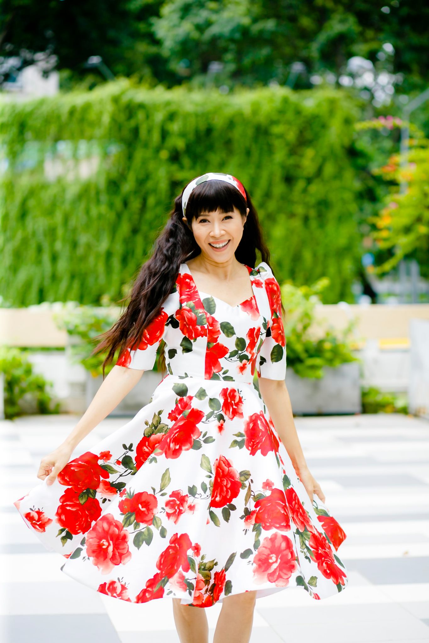 ĐẦM HOA SẮC ĐỎ NỔI BẬT