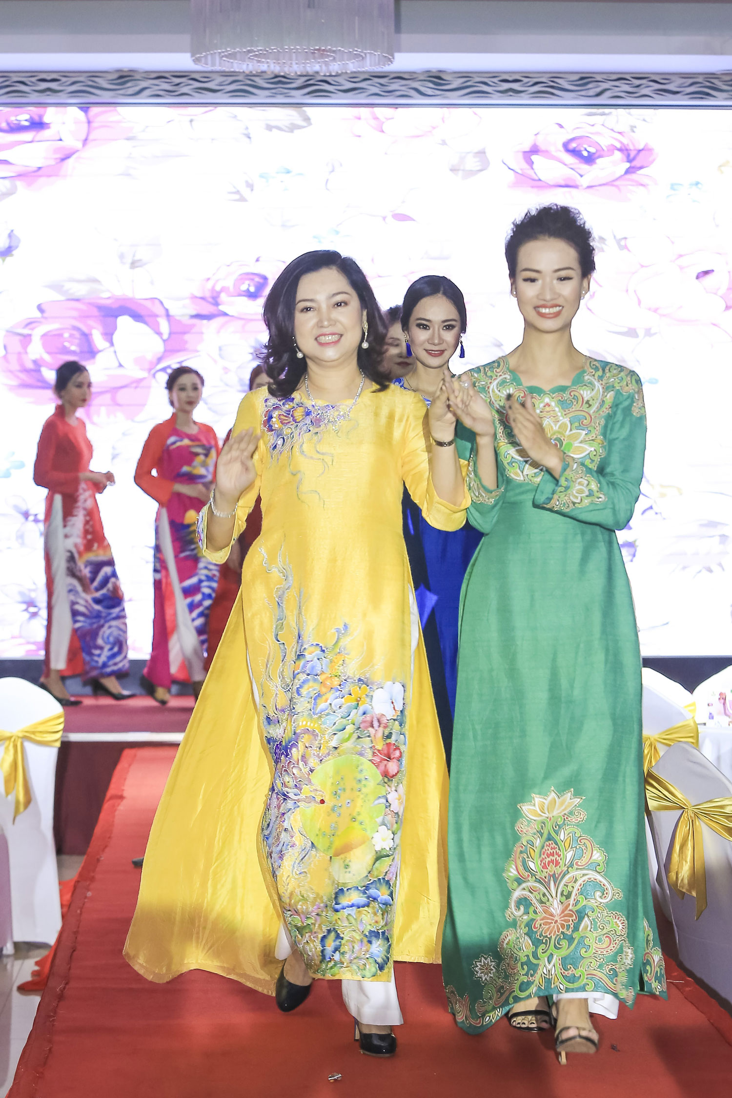 Peony - Sắc Xuận muôn màu tại Hawee - Đêm hội ngộ.