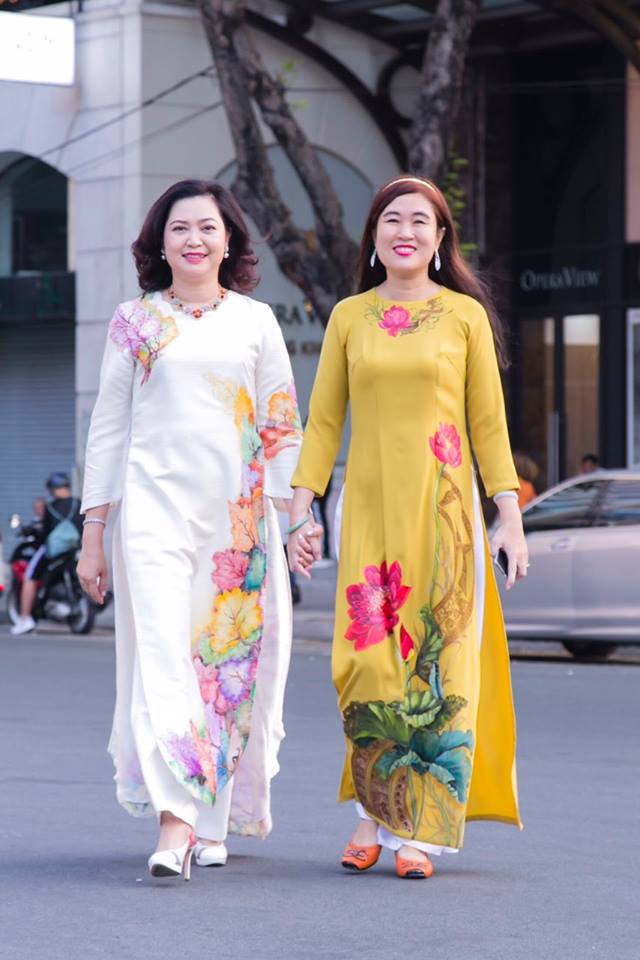 Tà áo Peony thướt tha trong tuần: Lễ Hội Áo Dài Việt Nam 2018  tại TP.HCM