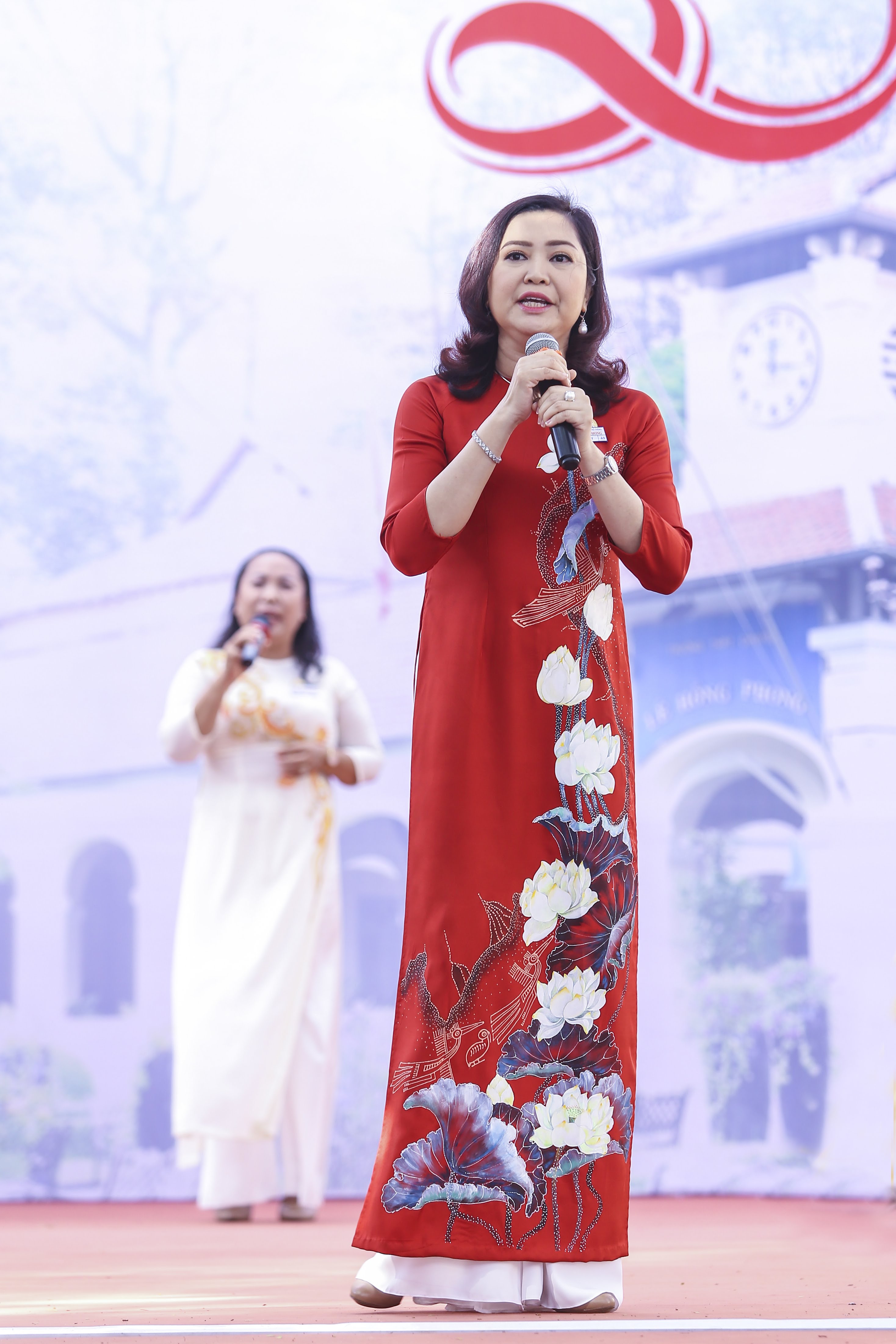 Áo Dài Peony duyên dáng ngày về trường (THPT chuyên Lê Hồng Phong - Hồ Chí Minh)