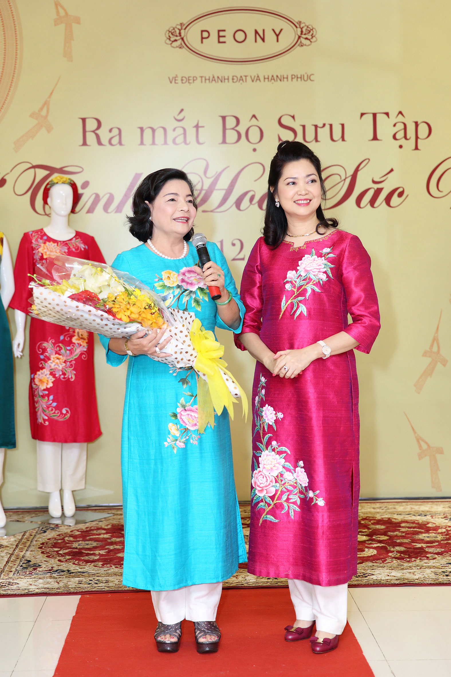 Peony Fashion ra mắt thành công BST. Tinh hoa sắc Việt